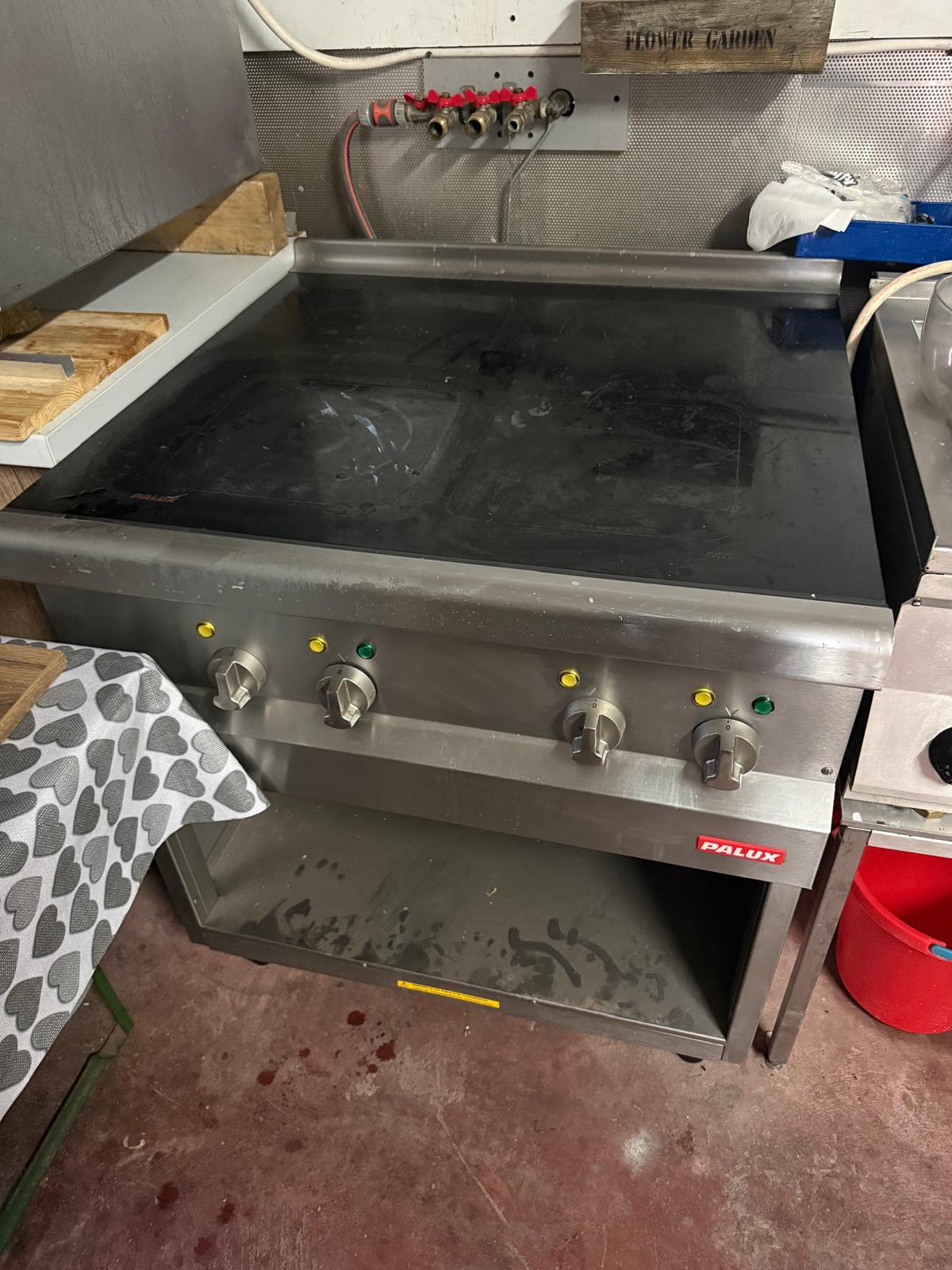 Aragaz Profesional Electric PALUX cu 4 Plite Vitroceramice - Masina de Gatit HoReCa - Imagine 2