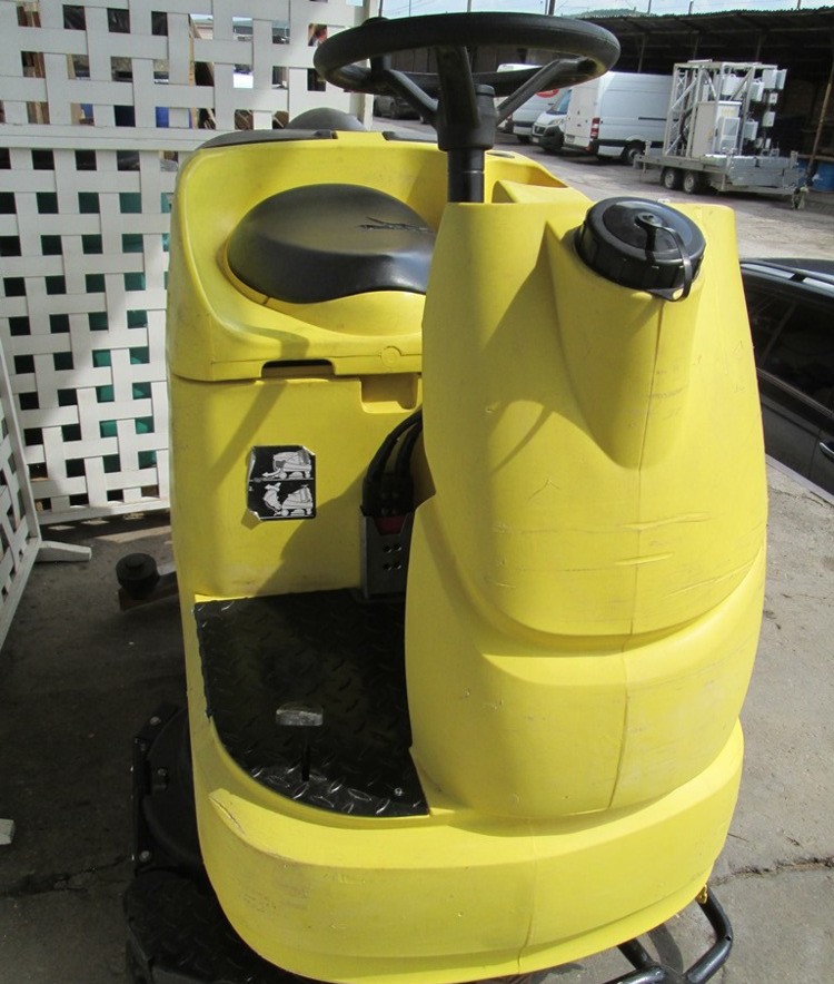 Masina Profesionala Spalat si Aspirat Pardoseli Karcher BR 90/140 R – Curatenie Industriala, Second Hand Germania - Imagine 2